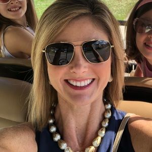 Meet your Posher, Roni